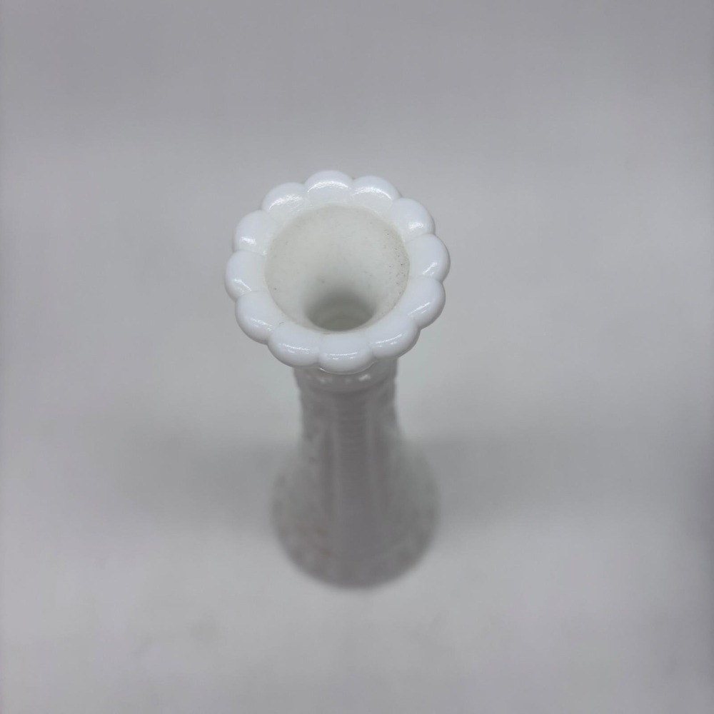 Fenton White Milk Glass Hobnail Bud Vase Vintage Excellent Home Decor 9 Inch - Picture 4 of 6